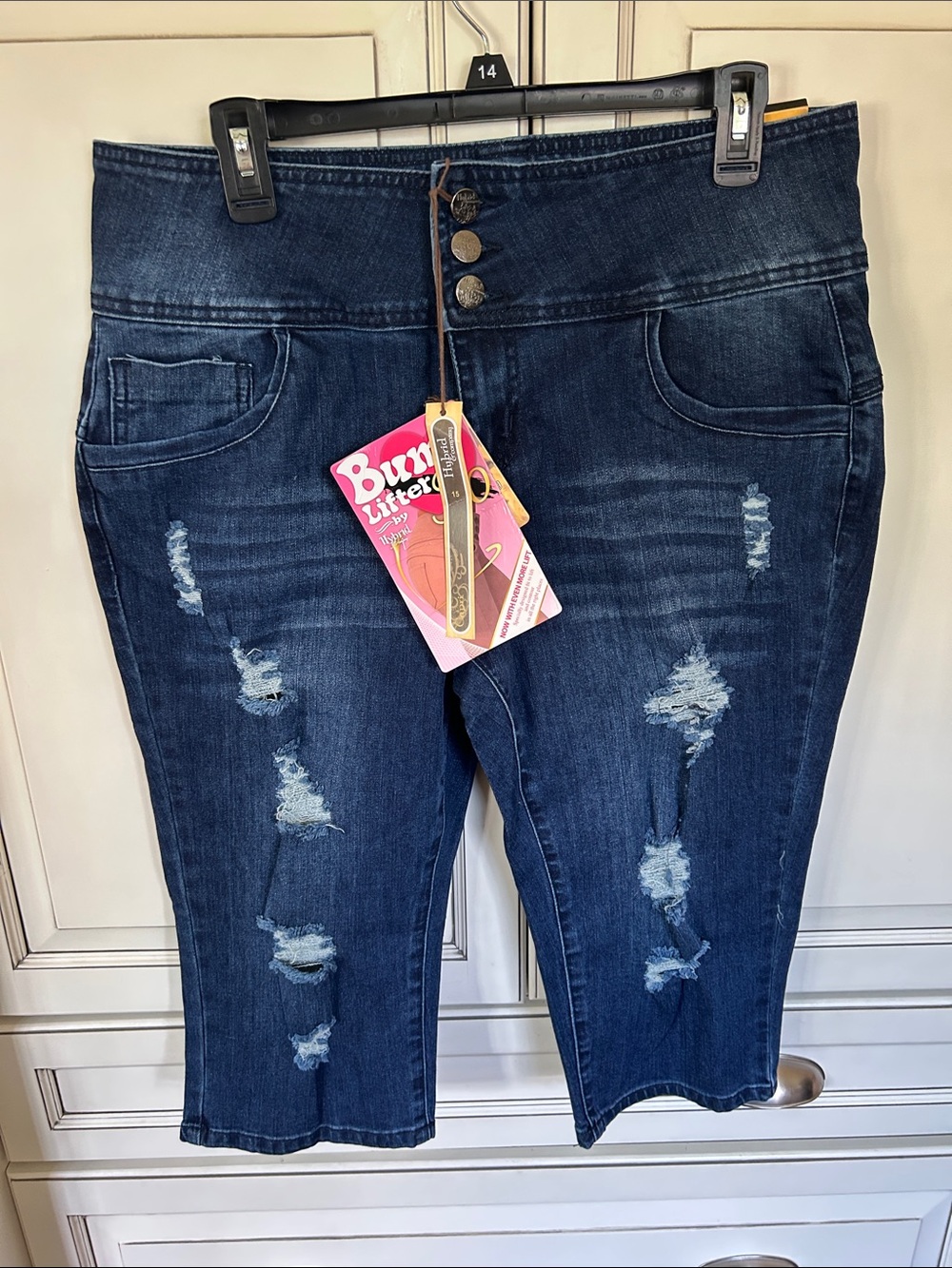 NWT Hybrid and Company Distressed Jean Capris size 15